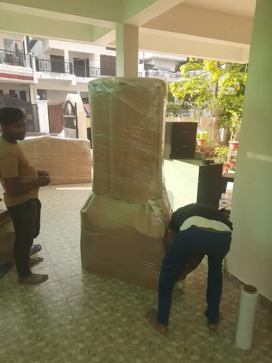 Mishra Packers Staff Working